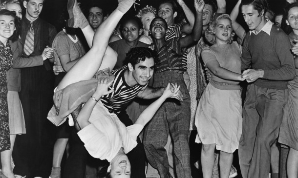 Rock and roll protest in Santa Cruz (1956).