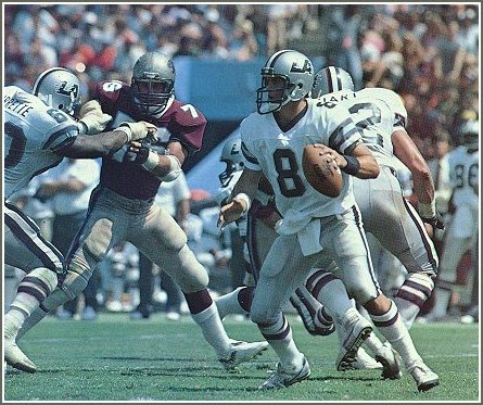 Los Angeles Express defeat the Michigan Panthers in 3rd overtime period (1984).